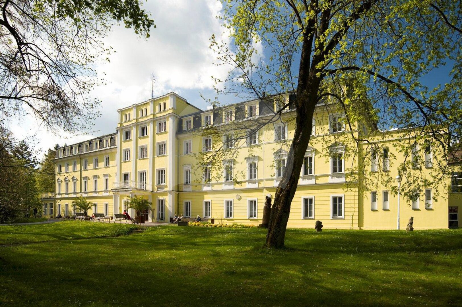 Kurort Konstantinsbad mit Kohlensaeurehaltigem Mineralwasser fuer Herz Kreislauf in Tschechien